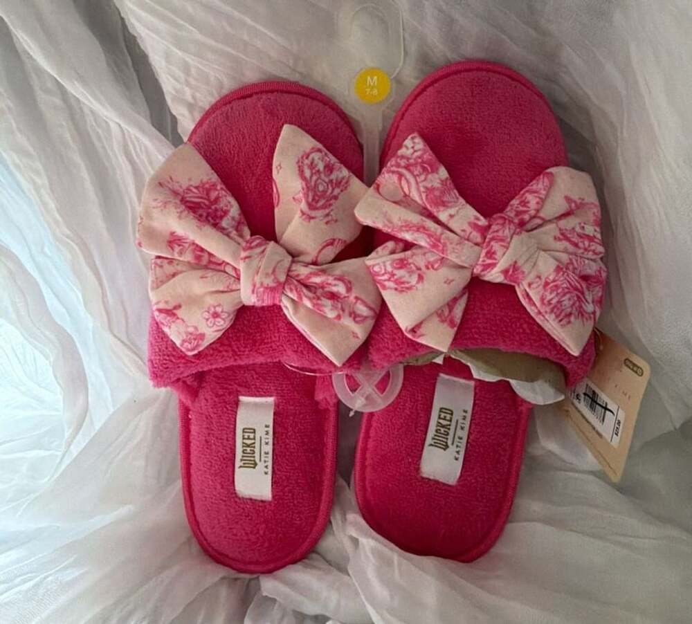 Wicked X Katie Kime Bow Slippers Size M 7-8 Pink